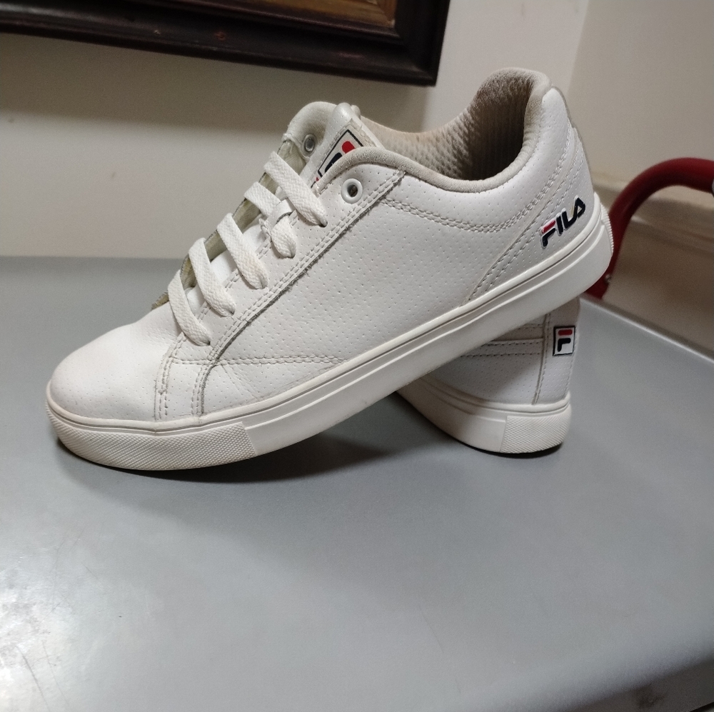 Classic White Leather Fila Sneakers Women's Ladies' Size 8